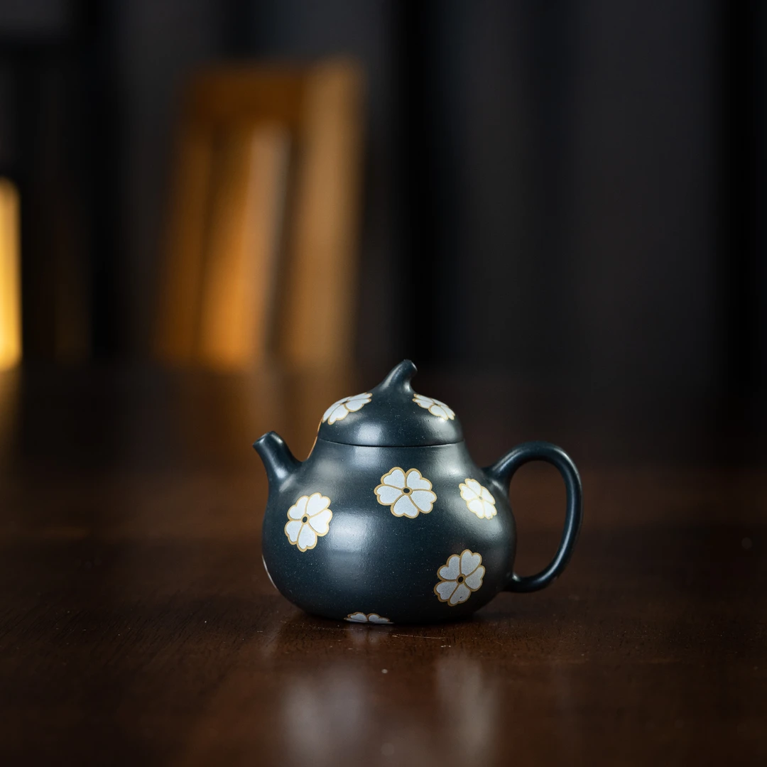 茄瓜 蕴金花卉墨绿泥110cc 家用紫砂壶