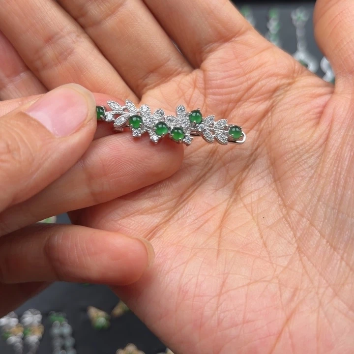 晶***津翡翠银S925镶嵌耳饰