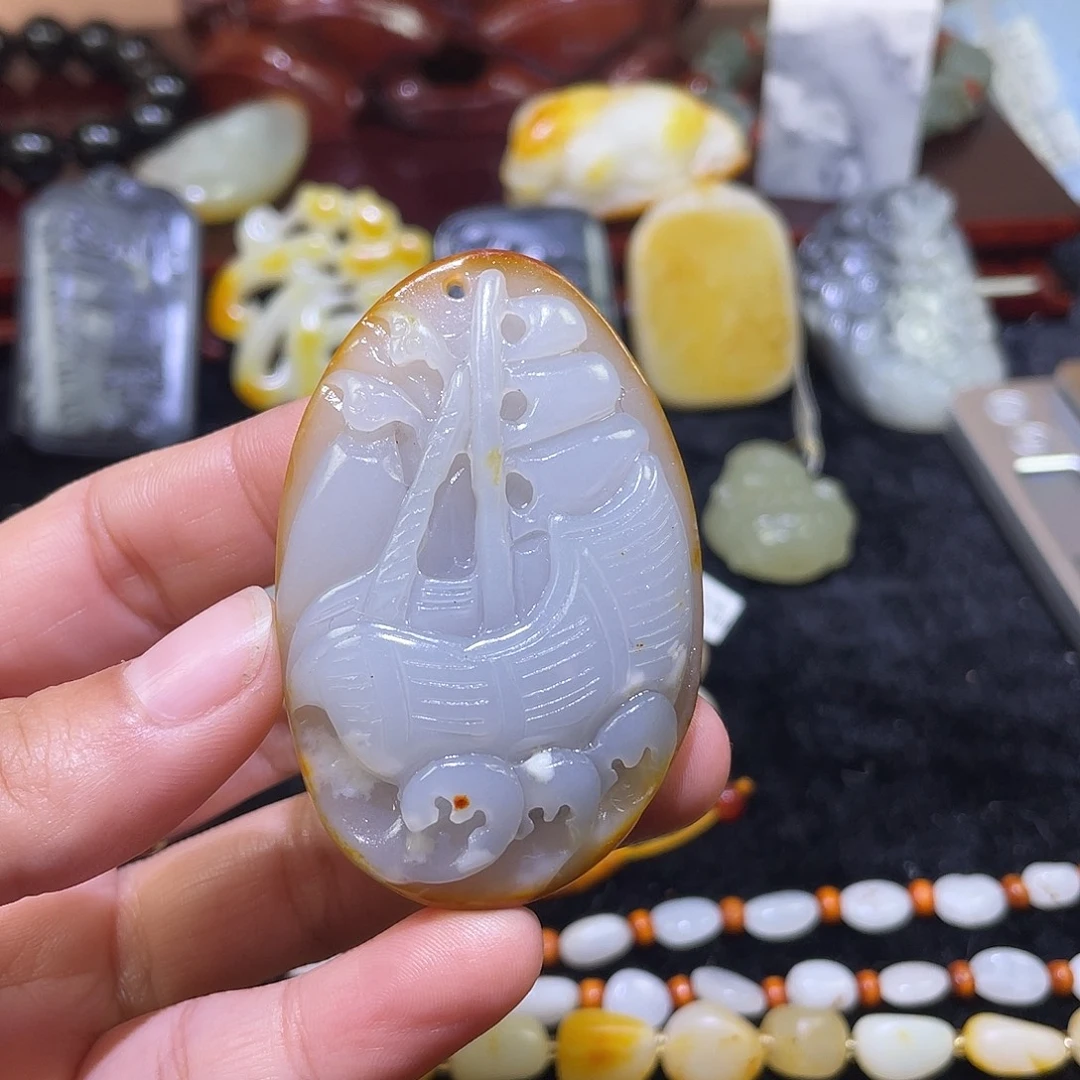 和田玉（糖玉）未镶嵌颈饰