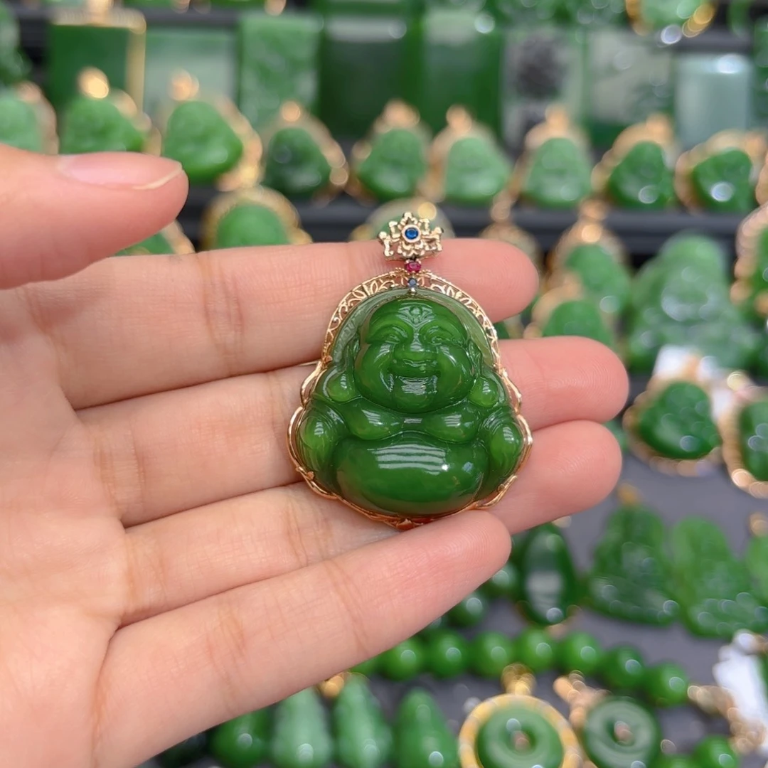 颈饰18K金镶嵌和田玉（碧玉）