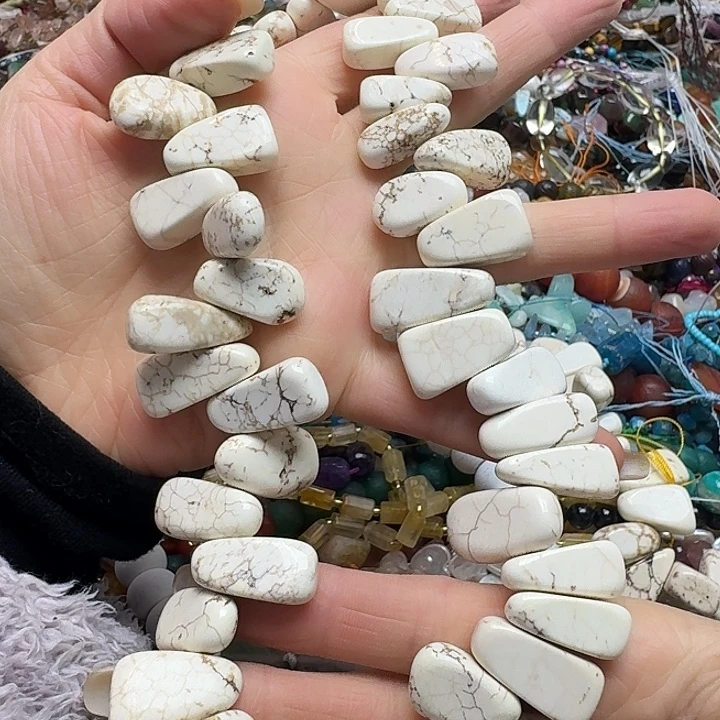 玛瑙/玉髓未镶嵌珠宝半成品一条白松卡子