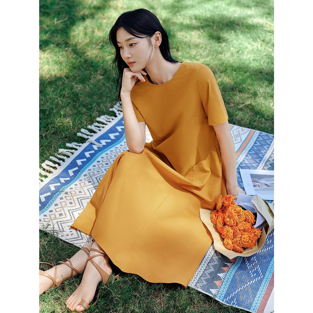 【蜜意生活】玖姿·安娜蔻优雅泡泡肌理收腰连衣裙女2025夏KWFX50068