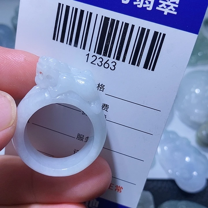 姑***柱翡翠未镶嵌颈饰天光墟翡翠市场现金代购