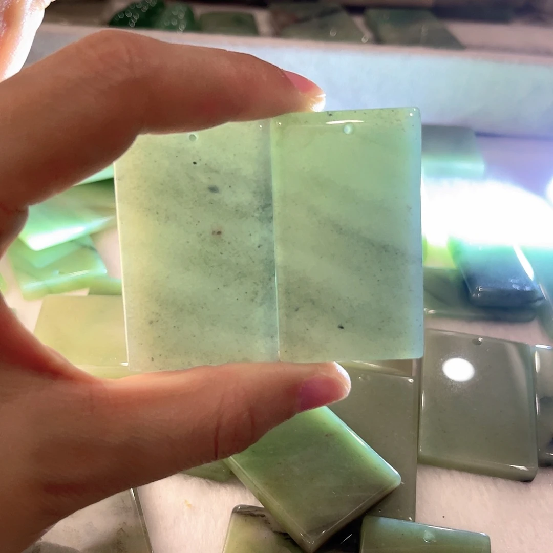 密玉（石英质玉）未镶嵌颈饰