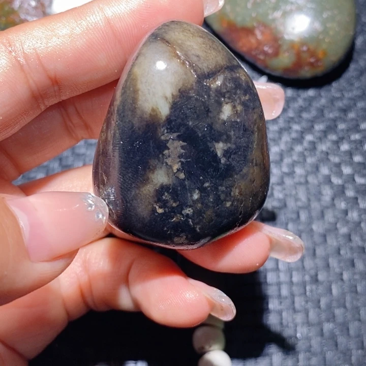 和田玉未镶嵌珠宝奇石