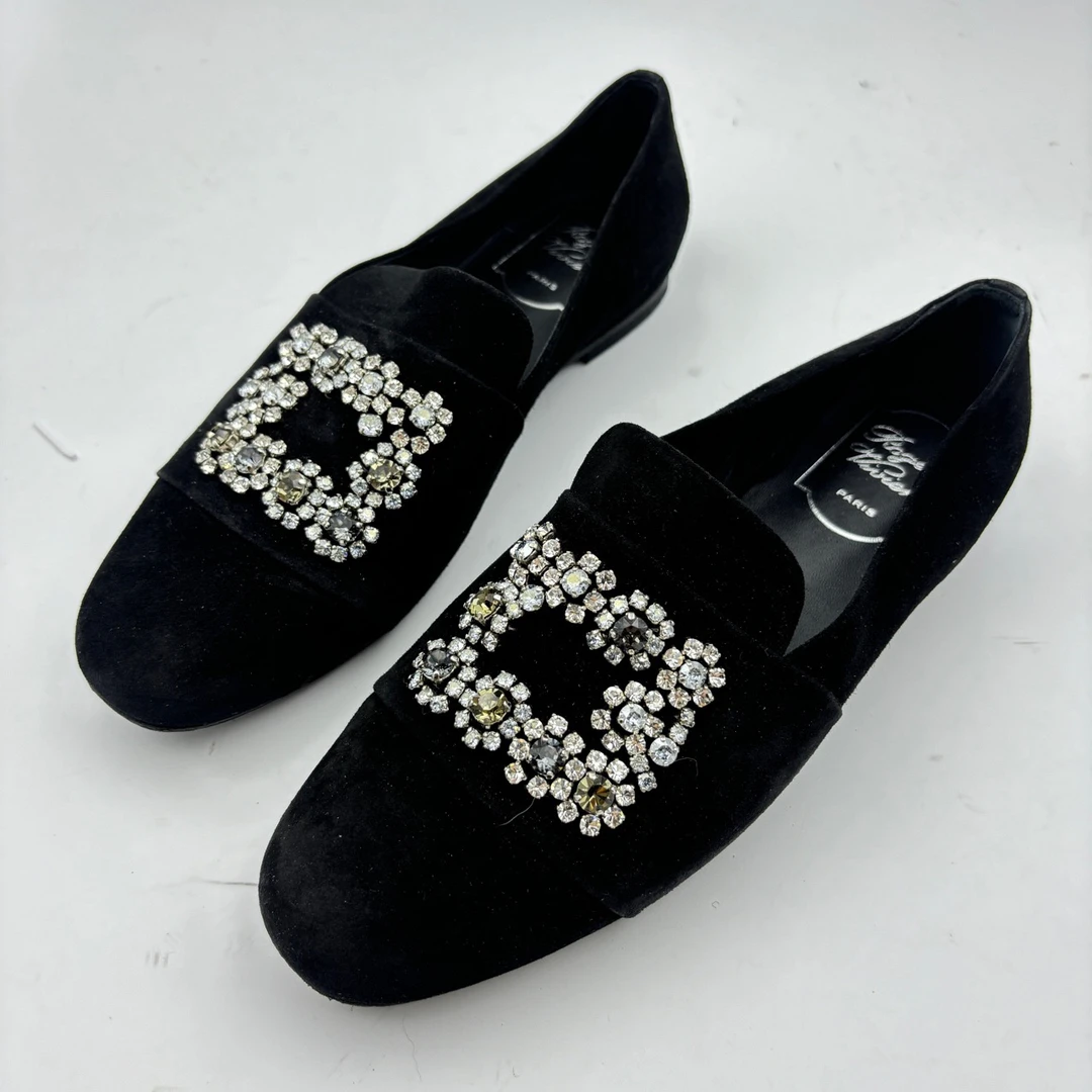95新 Roger Vivier/罗杰·维威耶 37.5码/rv水钻方扣平底鞋/无盒