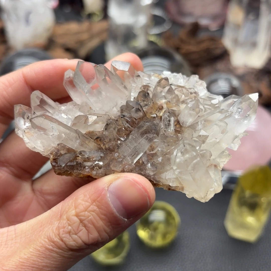 水晶摆件未镶嵌?*色