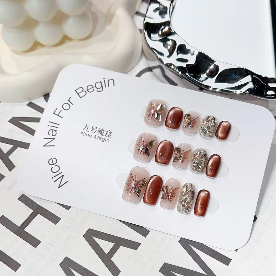 随机纯手工美甲一副