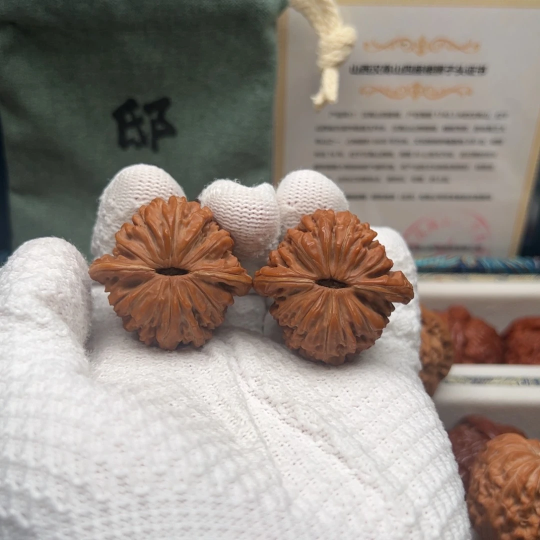 文玩核桃把件L**k汉高楼39.5