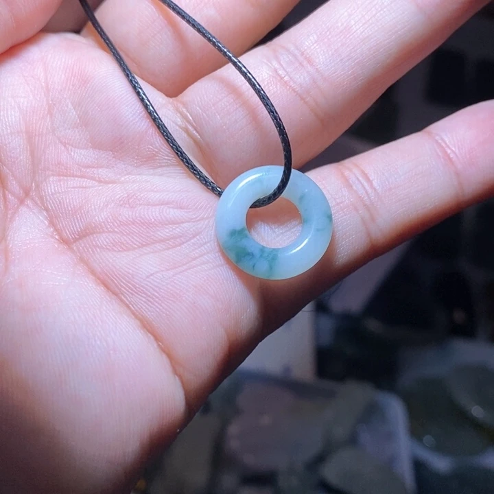 翡翠颈饰未镶嵌好