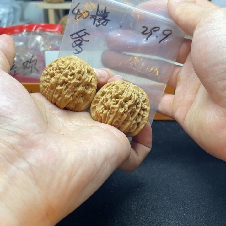 文玩核桃把件爹四座楼