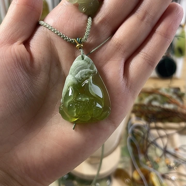 笙***儿合金蛇纹石玉颈饰
