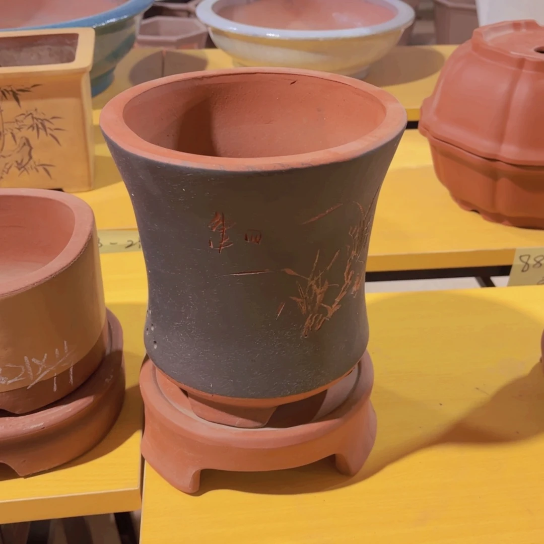 紫砂兰花黑色带底座