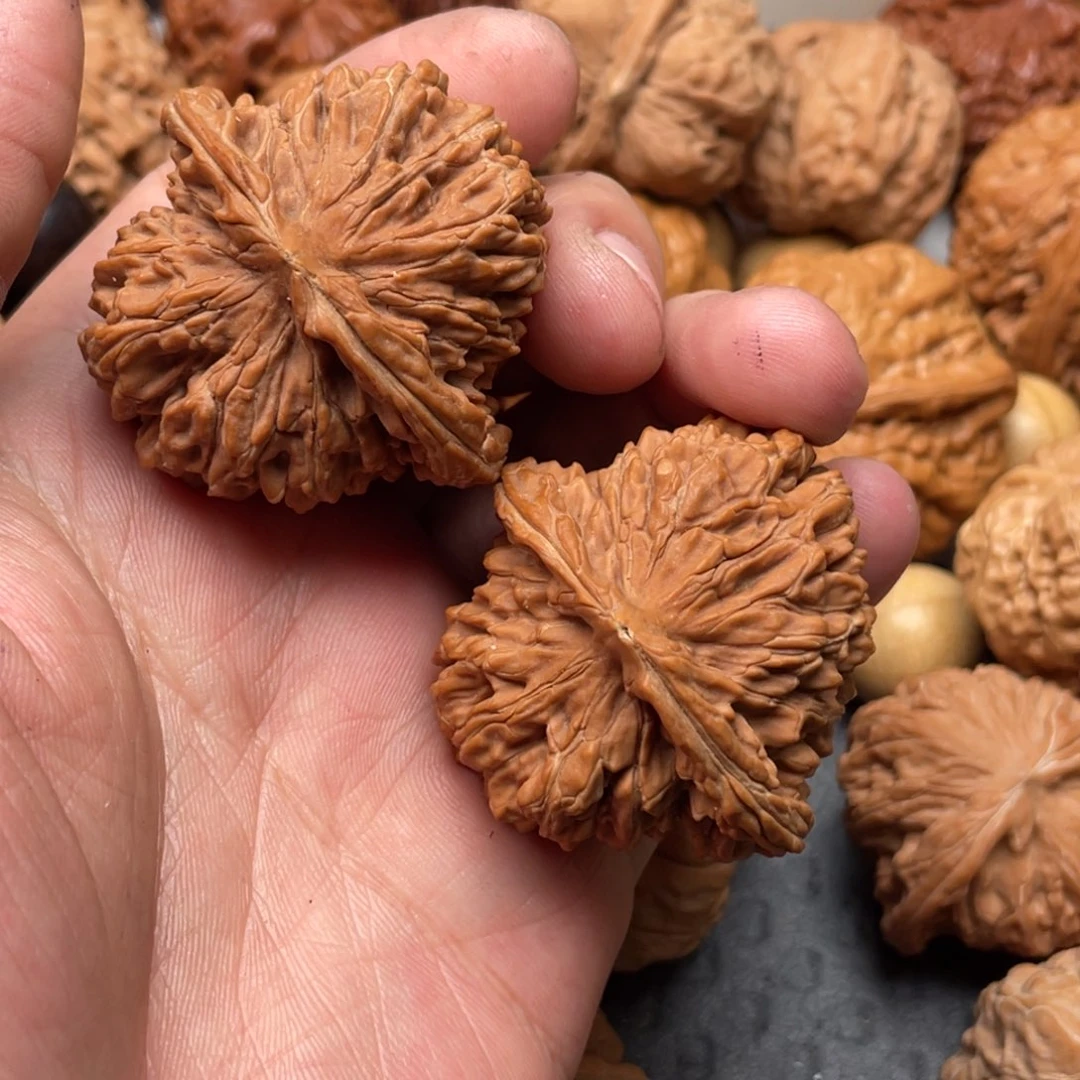 文玩核桃把件君*四座楼