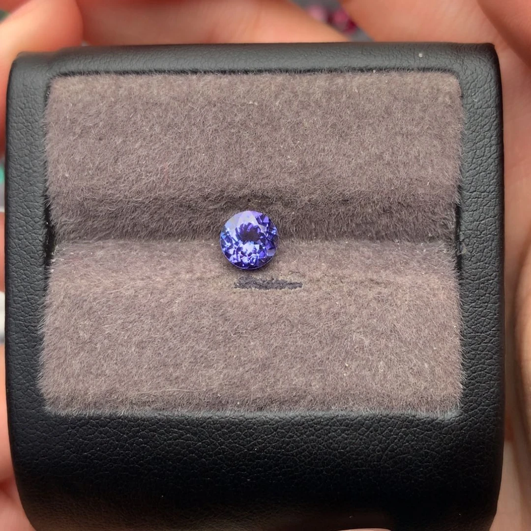 未镶嵌裸石坦桑石1.155ct