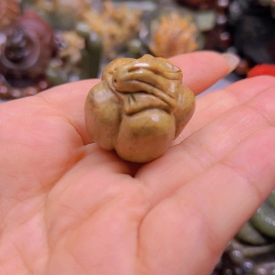 岫岩河磨玉（透闪石质玉）吊坠(不含链)未镶嵌
