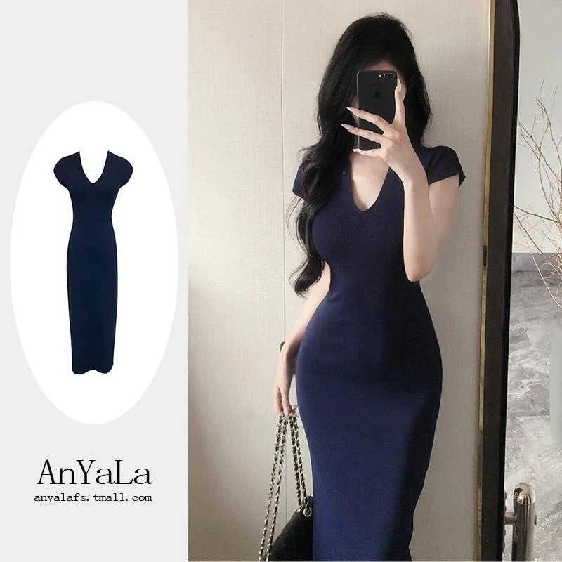御姐风蓝色V领针织连衣裙女2025夏季新款修身包臀长裙小妈裙