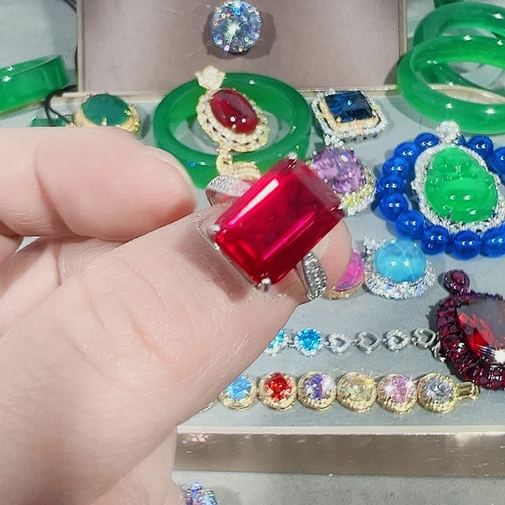 非金属红色蓝色满镶嵌