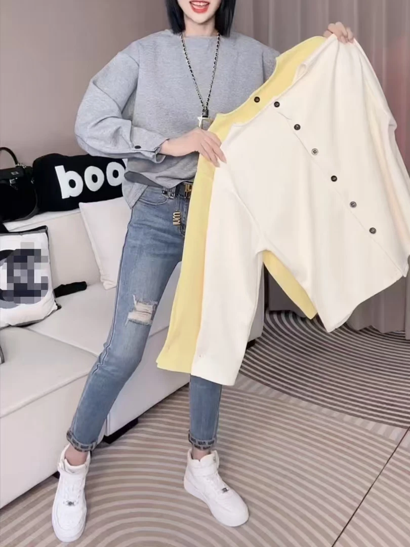 女森说2025春季新款时尚休闲长袖圆领卫衣女破洞烟管牛仔裤穿搭