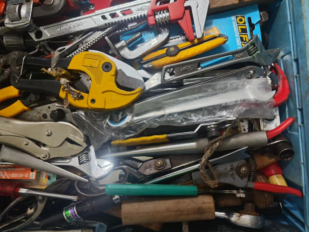 扳手  螺丝刀  钳子  剪刀等五金工具，听主播讲解下单