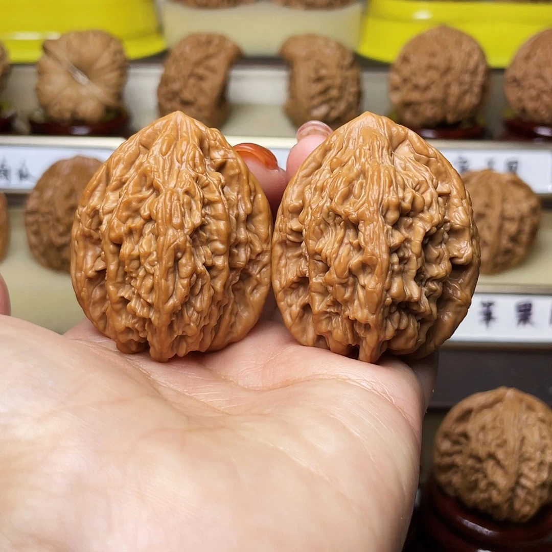 把件文玩核桃虎头38左右