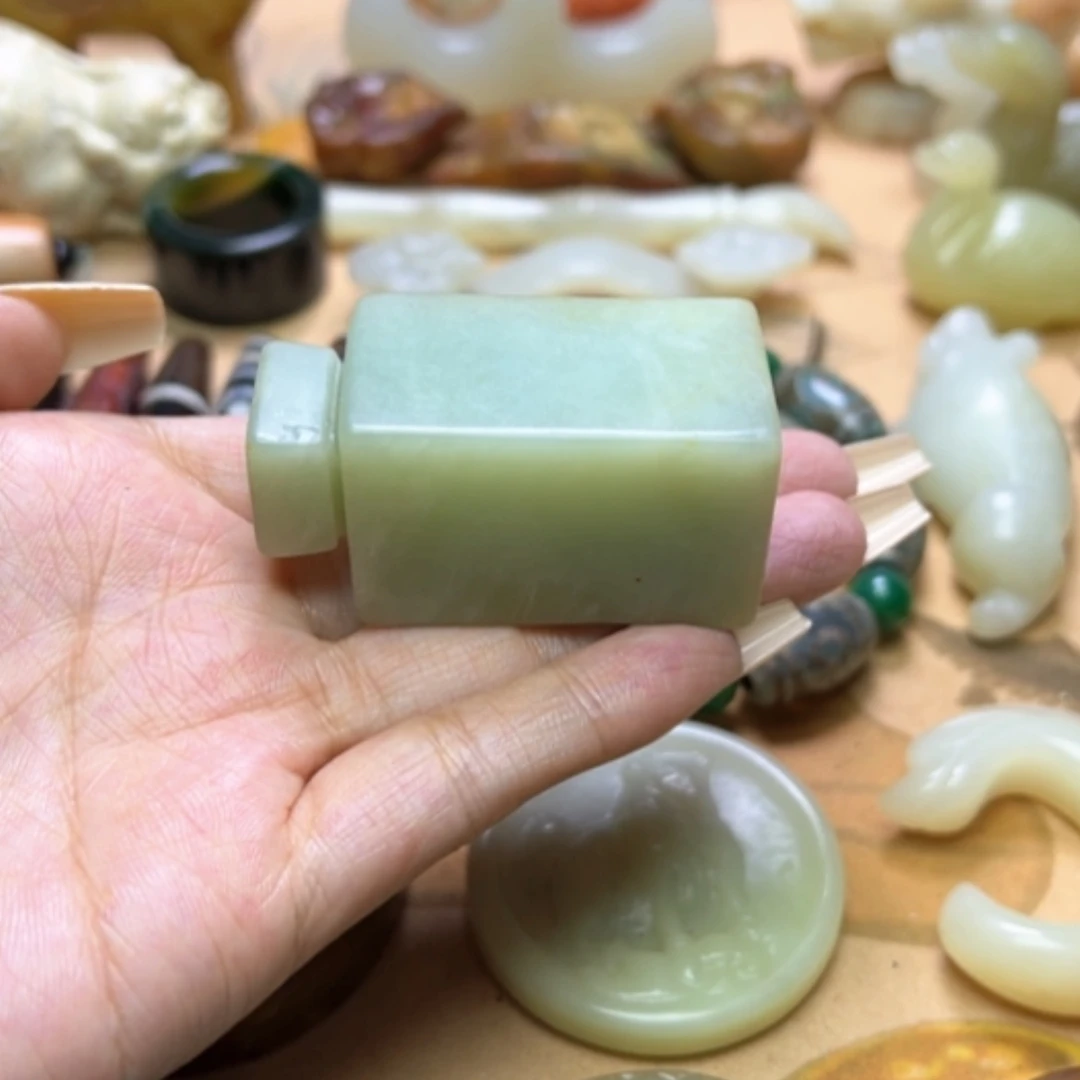 【闪购商品】蛇纹石玉颈饰未镶嵌