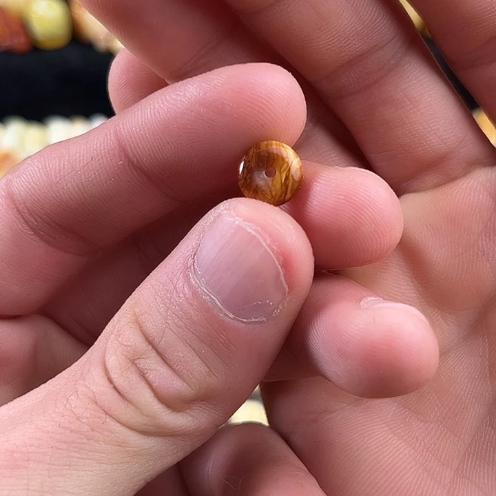 蜜蜡未镶嵌珠宝奇石