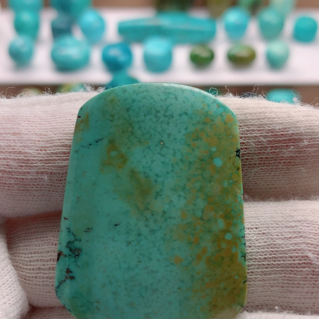 绿松石未镶嵌珠宝奇石