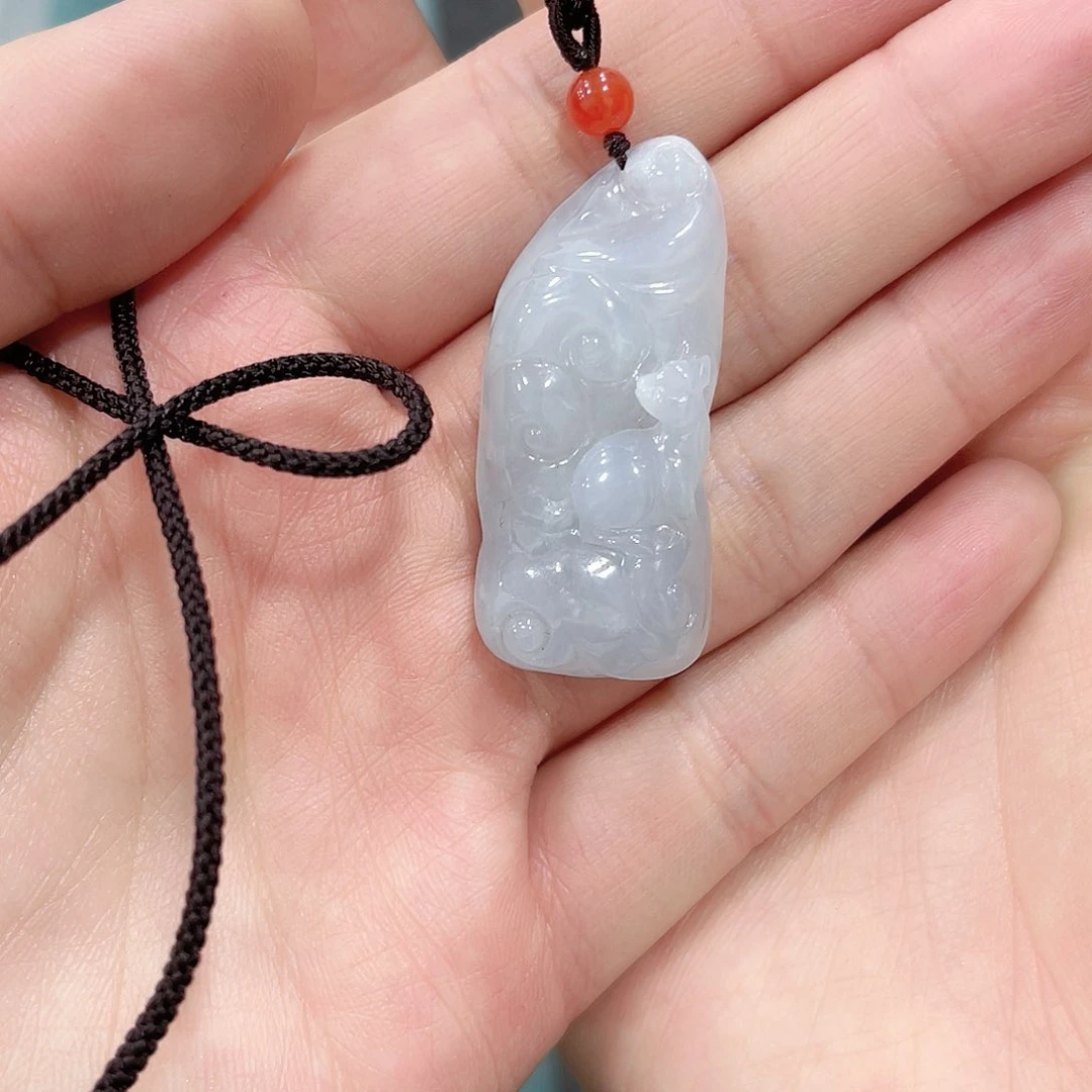 翡翠颈饰未镶嵌挂件。k k