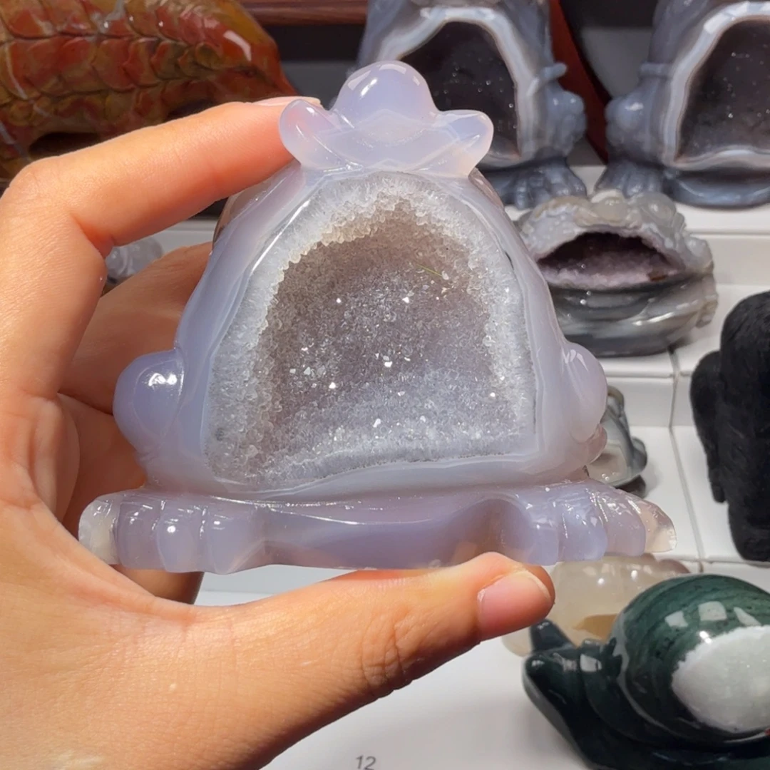 兢***叶玛瑙/玉髓未镶嵌挂件