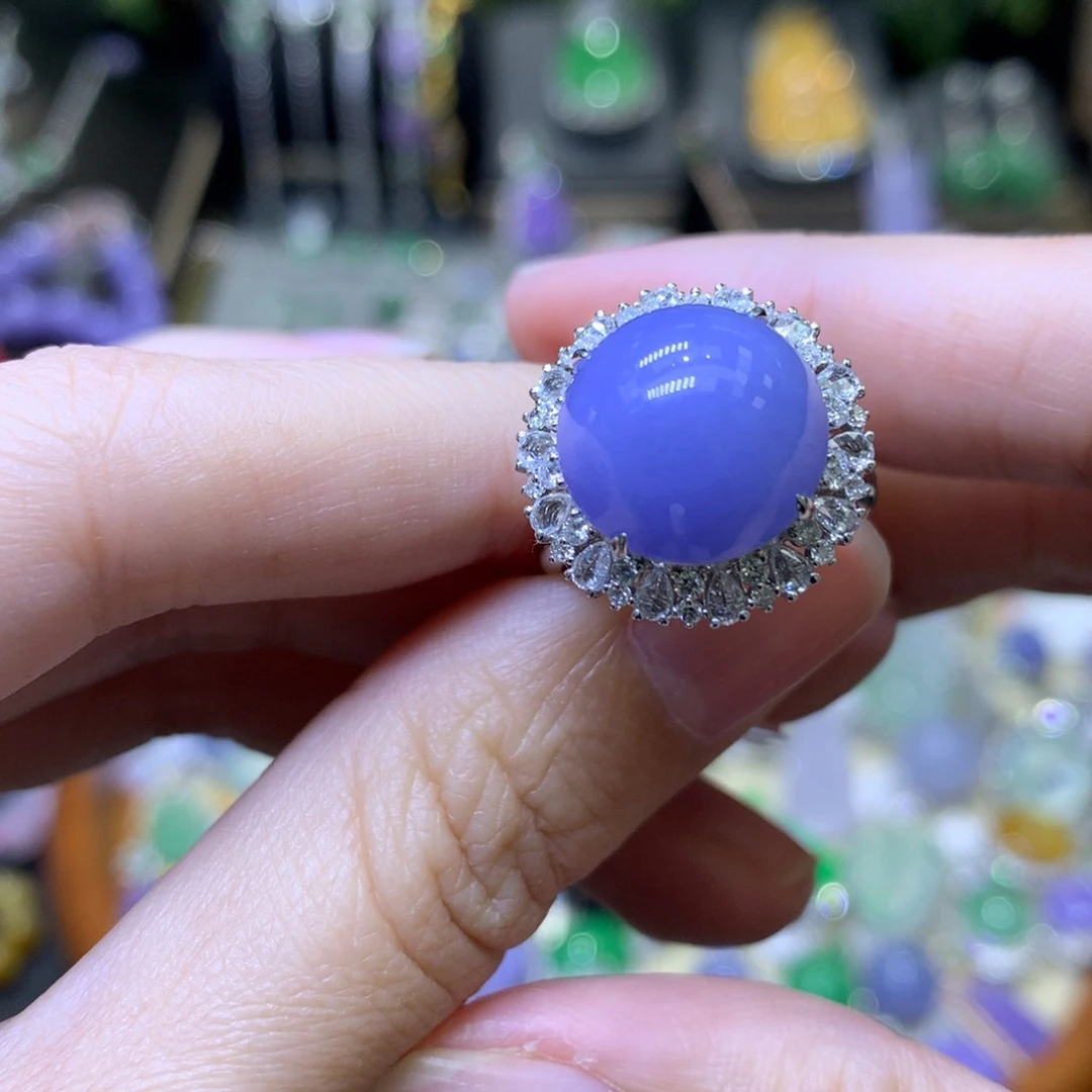 颈饰18K金镶嵌翡翠