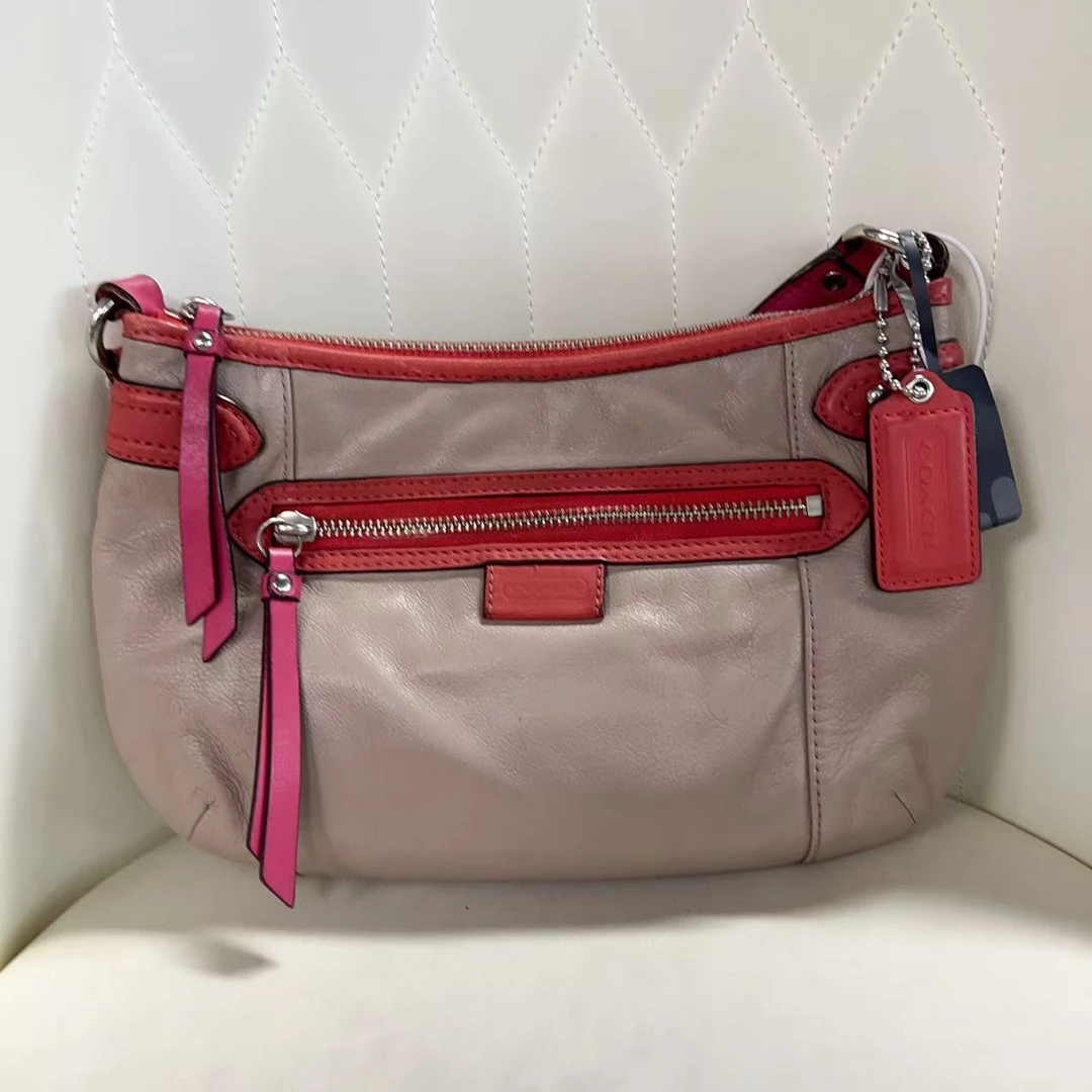 95新 COACH/蔻驰 蔻驰拼色百搭单肩包