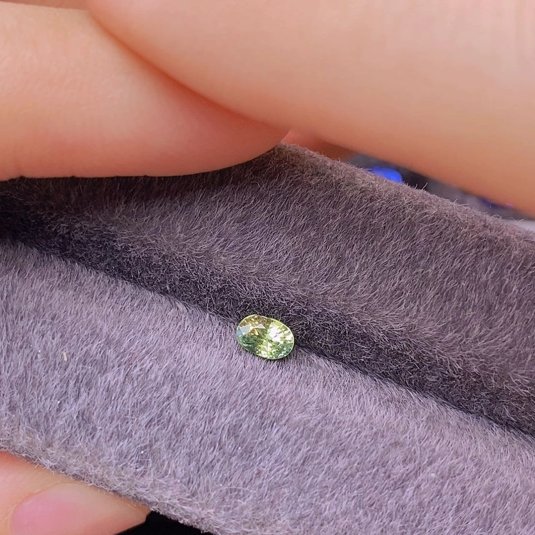 裸石蓝宝石细碎璀璨火彩明亮精致0.46ct/1589号