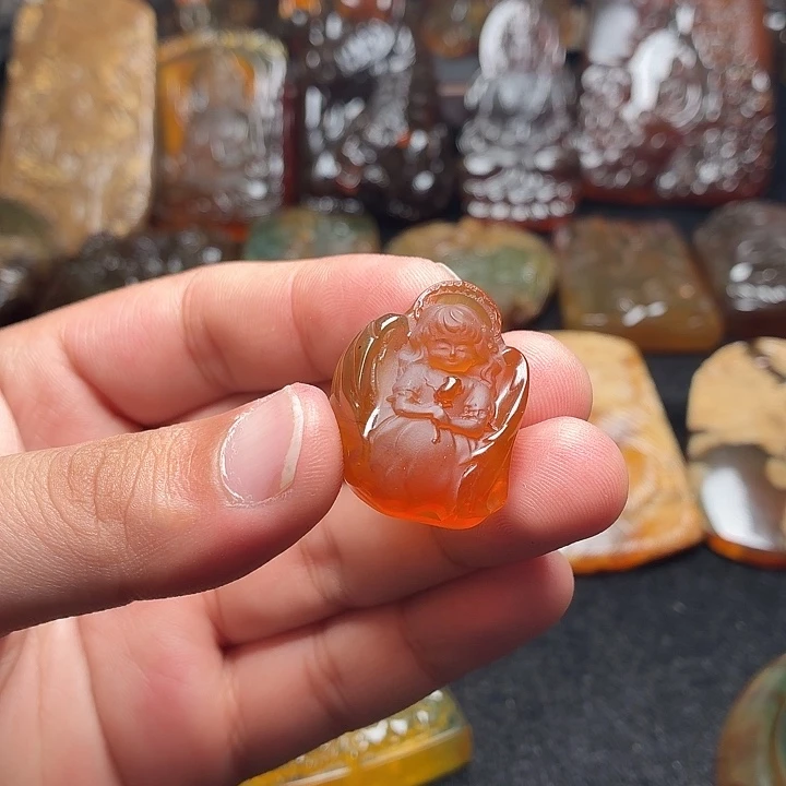 琥珀未镶嵌颈饰52