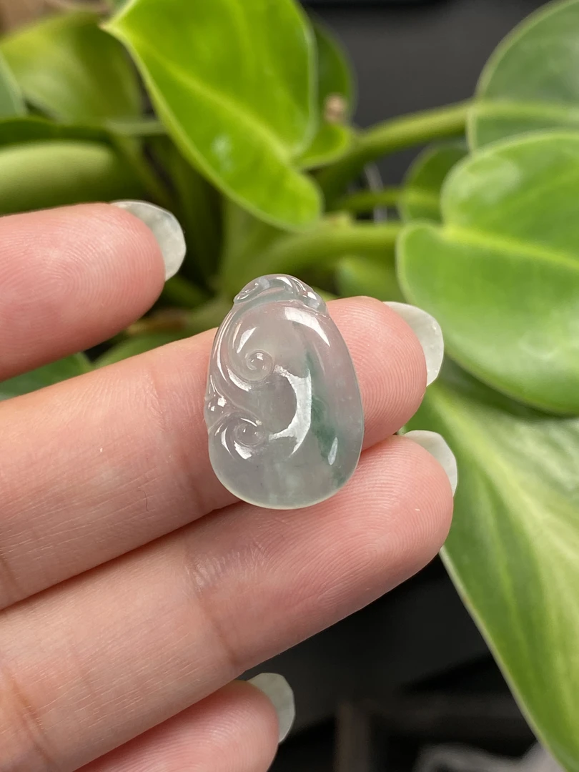 纯天然翡翠A货如意