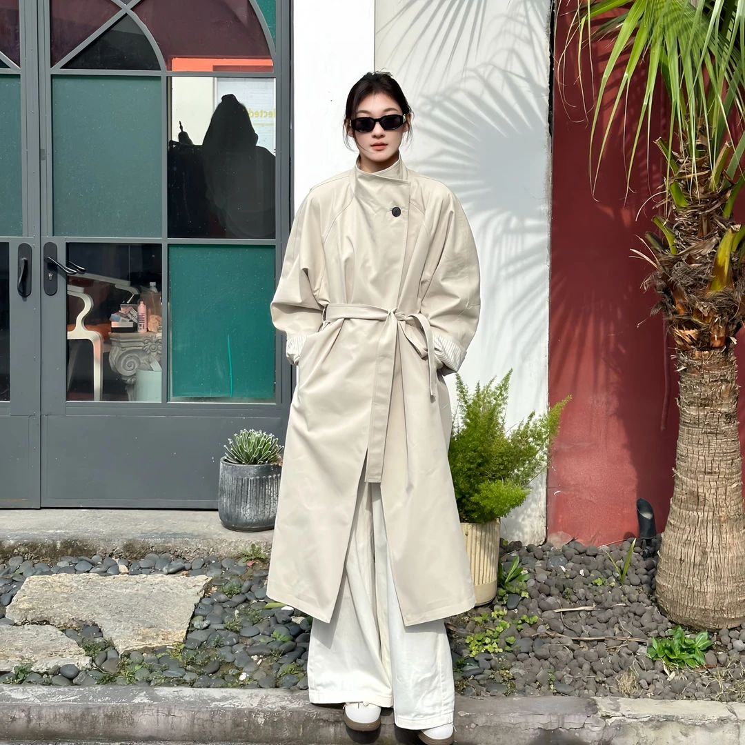 【慕斯白】立领挺括一粒扣短长款通勤显瘦立领风衣外套女春季