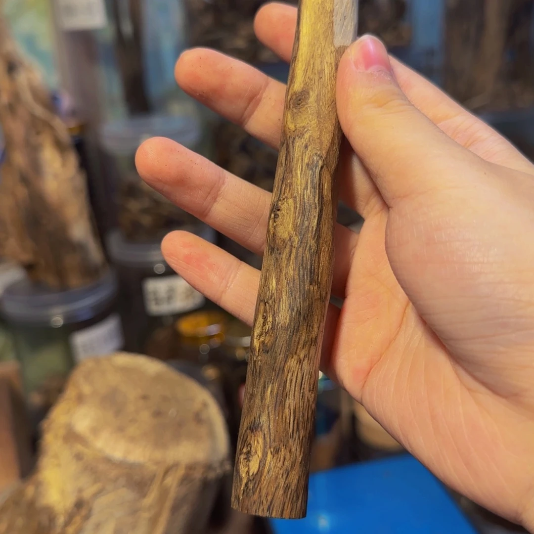 沉香碎屑沉香13克乌身28