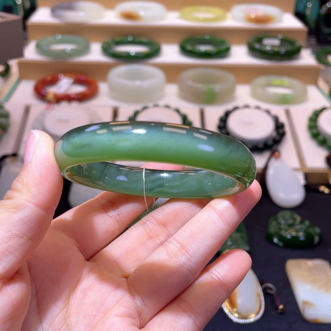 和田玉未镶嵌颈饰收藏级绿猫手镯54/55