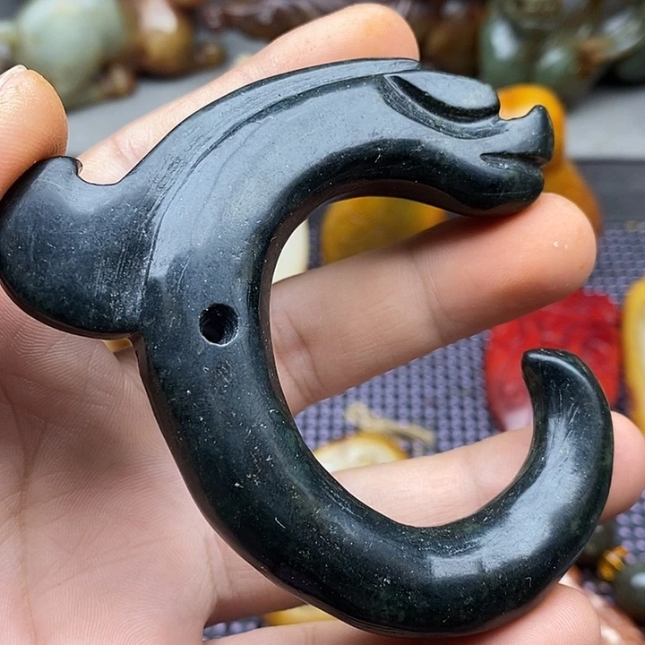 未镶嵌蛇纹石玉颈饰