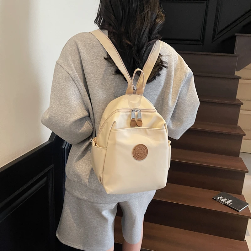 双肩包时尚女2025新款春夏百搭女士包包防水书包轻便旅行小背包