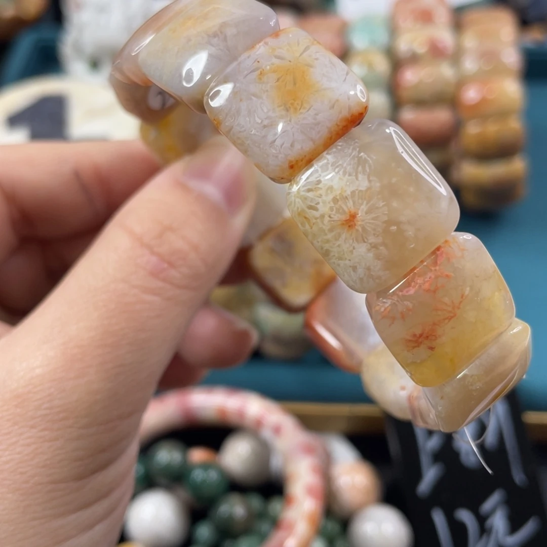 未镶嵌手镯硅化玉