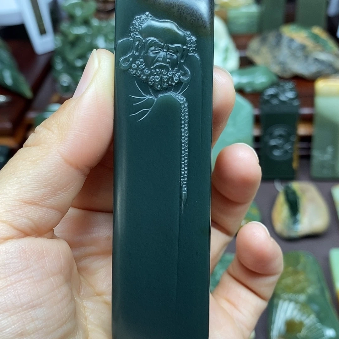 胡****岫岩河磨玉（透闪石质玉）未镶嵌颈饰