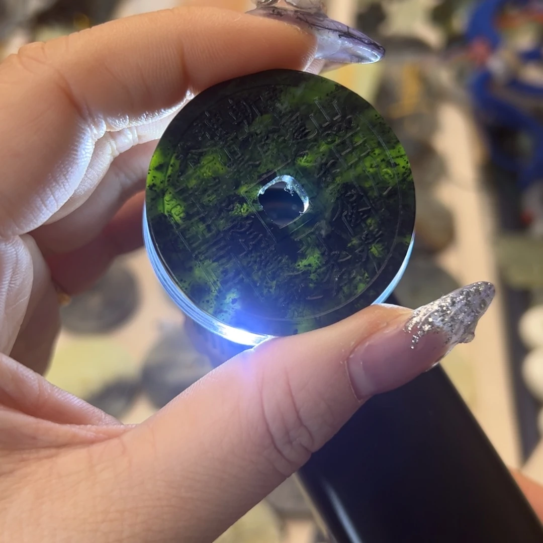 蛇纹石玉颈饰合金