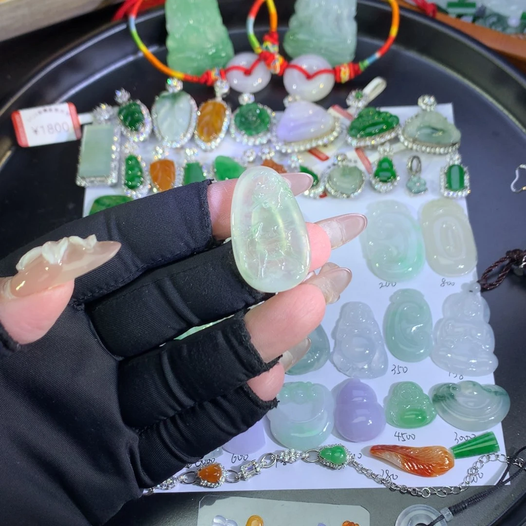 翡翠未镶嵌吊坠(不含链)一鹿有你