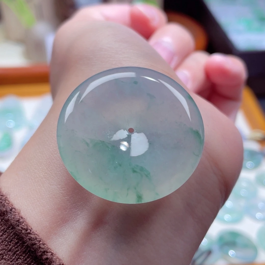 翡翠颈饰未镶嵌扣子