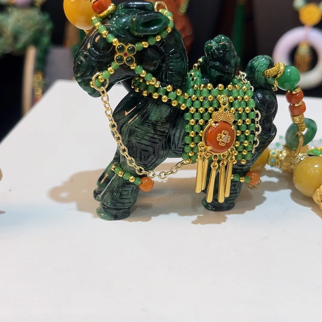 翡翠未镶嵌吊坠(赠链)马上封侯
