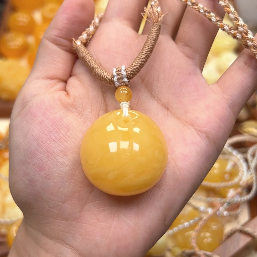 琥珀未镶嵌颈饰蜜蜡