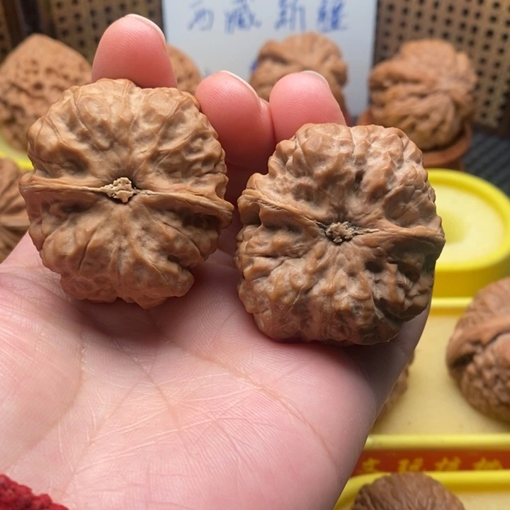 吊坠桃核蛤蟆头40。。。。。。