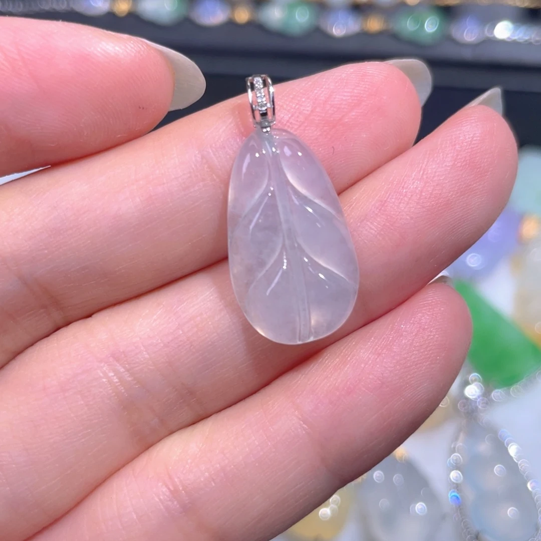 颈饰18K金镶嵌翡翠翡翠