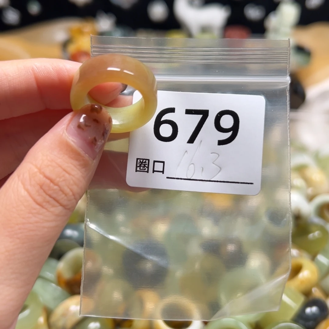 芋***头蛇纹石玉未镶嵌戒指